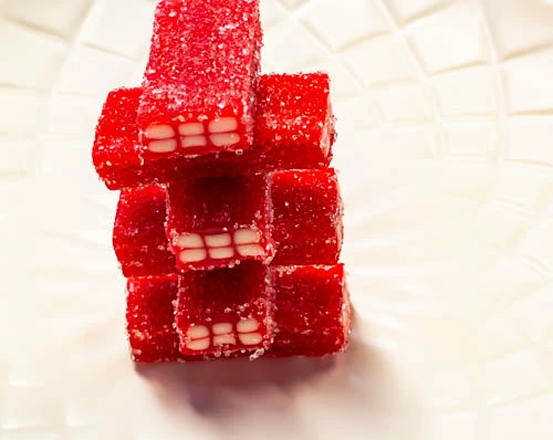 Chunky Strawberry Bricks Sour Tub 1.45kg