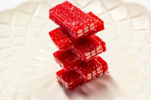 Chunky Strawberry Bricks Sour Tub 1.45kg