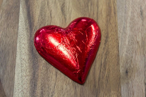 Paul's Confectionery Hearts - Milk Chocolate Hearts In Red Foil 30g Tub Chocolates - Milk, Dark & White